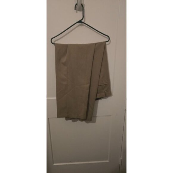 Haggar Classic fit cool18pro slacks khaki color expandable waist 40x30 - Picture 2 of 4